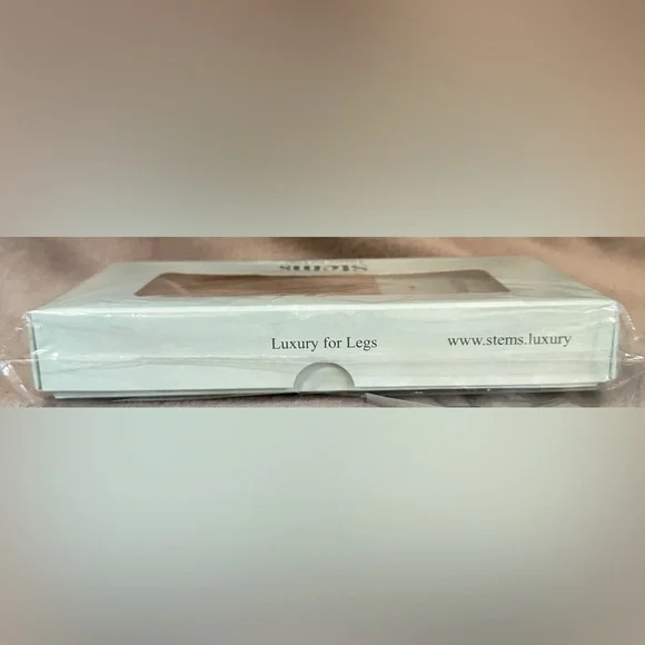 🤎STEMS🤎Lux Cashmere & Wool Crew Socks with Gift Box in Oat/NWT - Picture 5 of 6